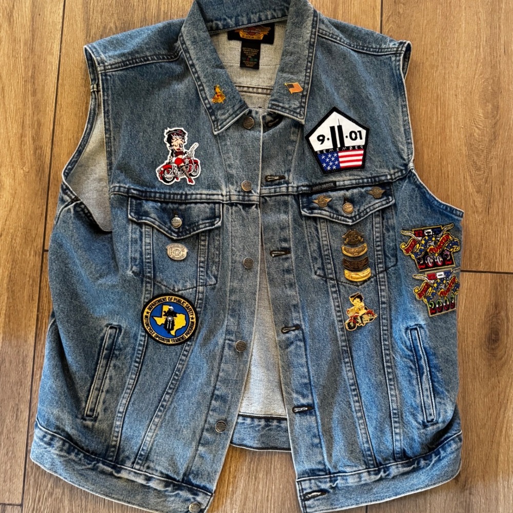 Harley-Davidson Denim Biker Vest XL Blue Texas Betty Boop 9/11 Patches Canada